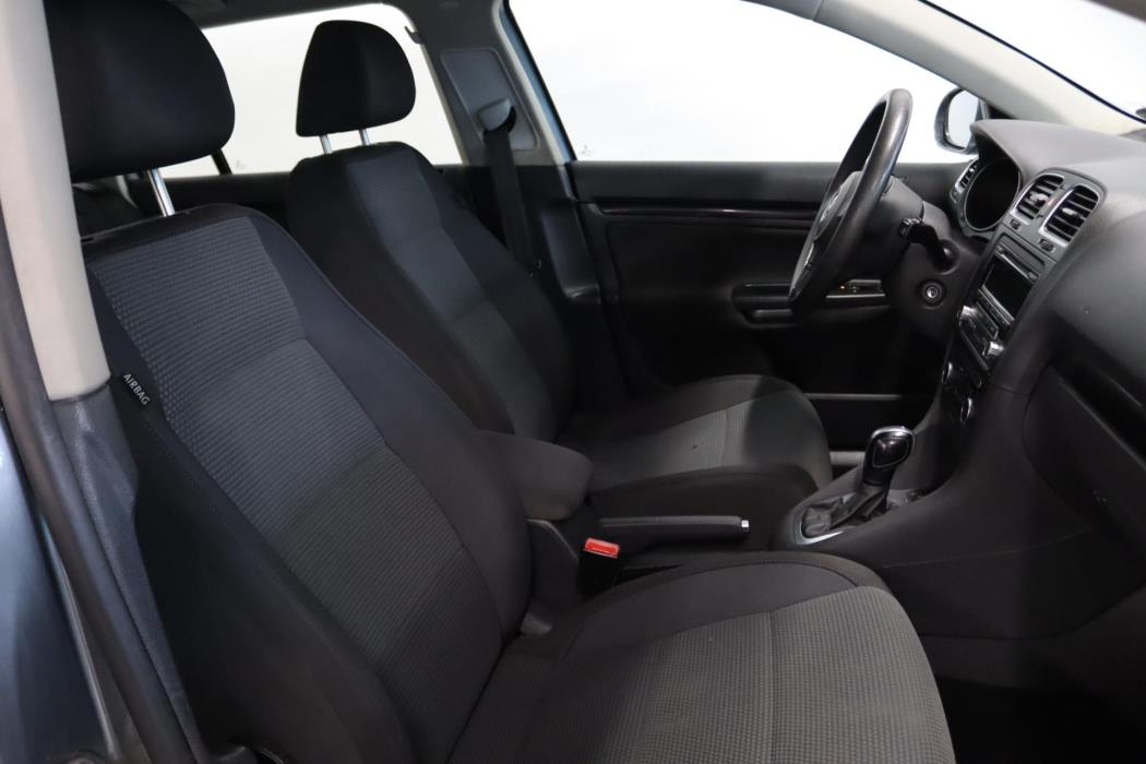 VOLKSWAGEN Golf 2012