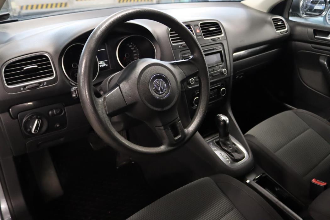 VOLKSWAGEN Golf 2012