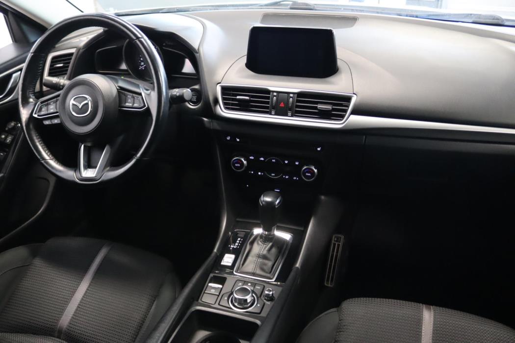 MAZDA 3 2018