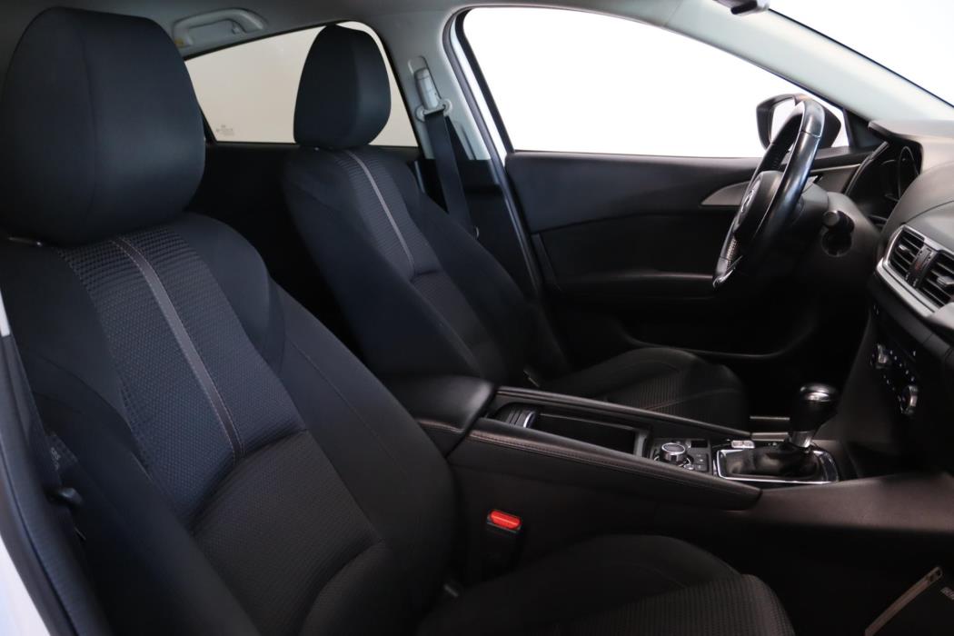 MAZDA 3 2018