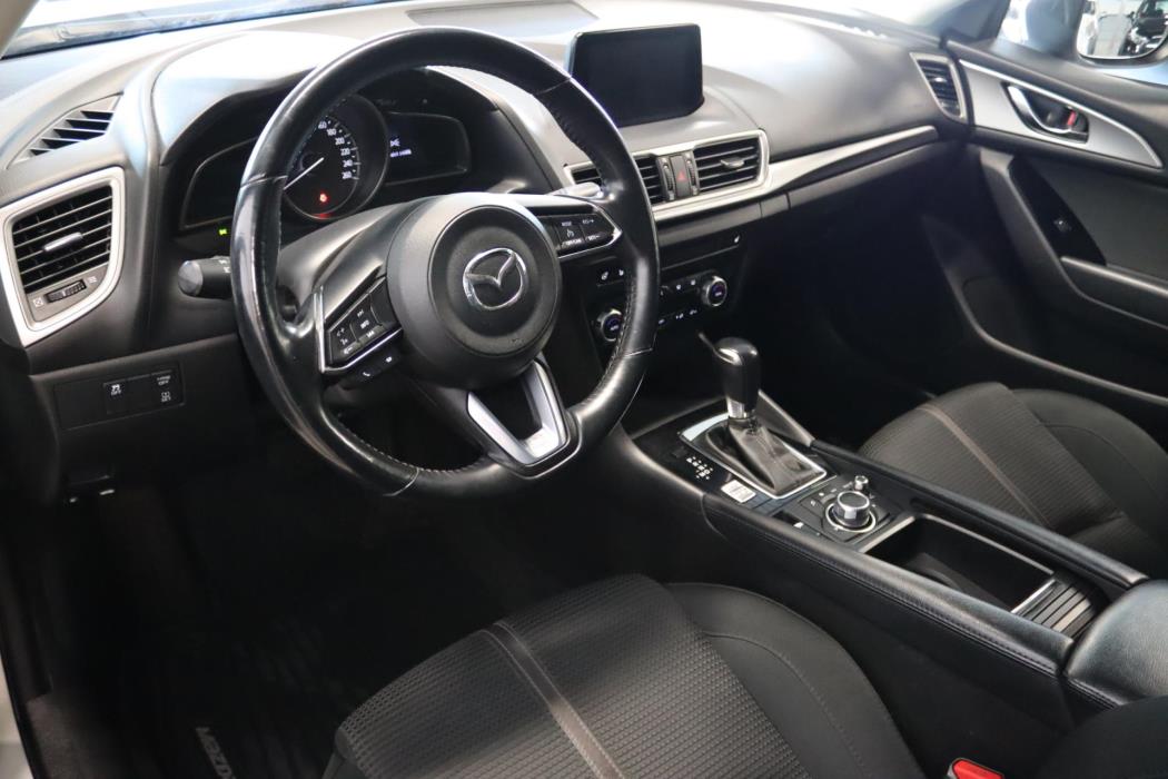 MAZDA 3 2018