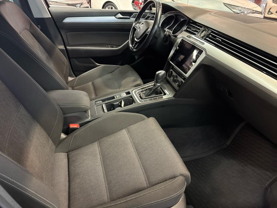 VOLKSWAGEN Passat 2018