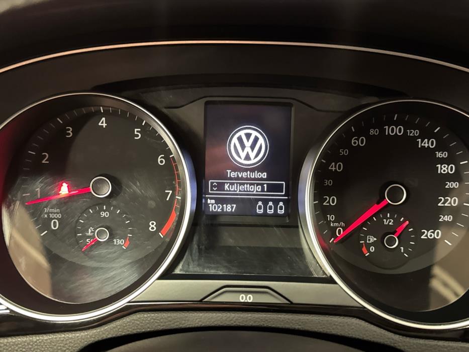 VOLKSWAGEN Passat 2018