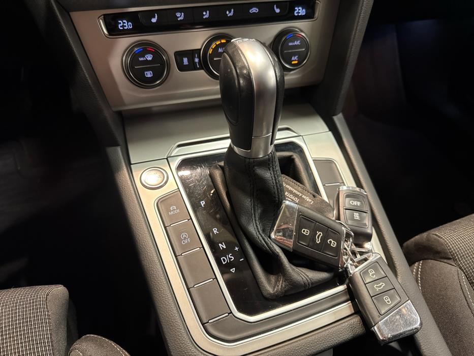 VOLKSWAGEN Passat 2018