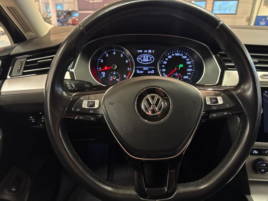 VOLKSWAGEN Passat 2018