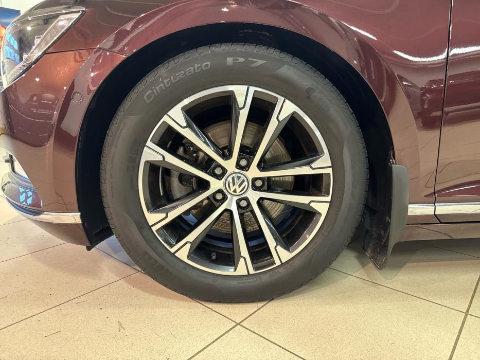 VOLKSWAGEN Passat 2018