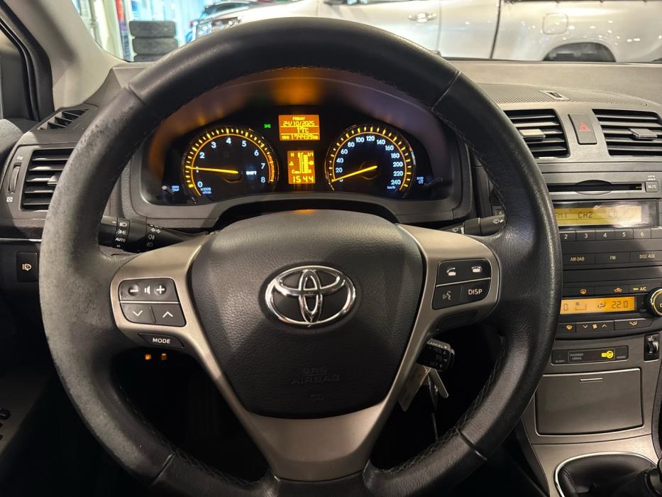 TOYOTA Avensis 2010