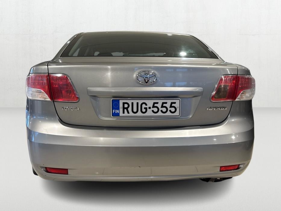 TOYOTA Avensis 2010