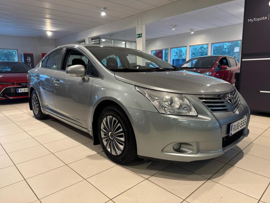 TOYOTA Avensis 2010