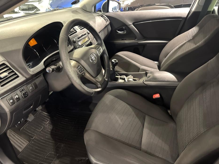 TOYOTA Avensis 2010