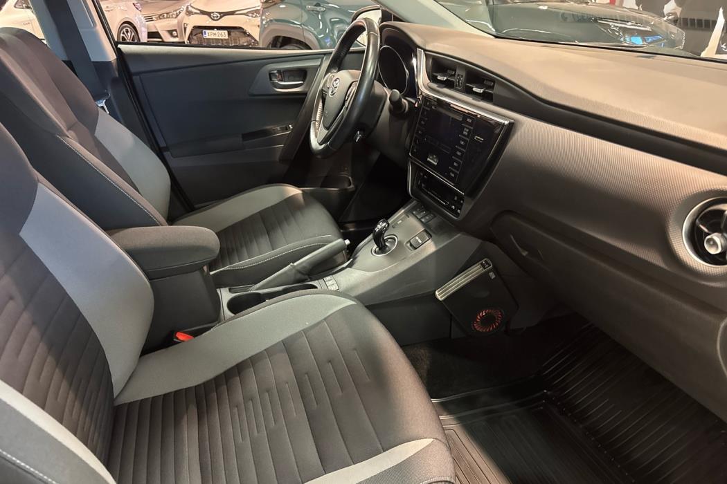 TOYOTA Auris 2018