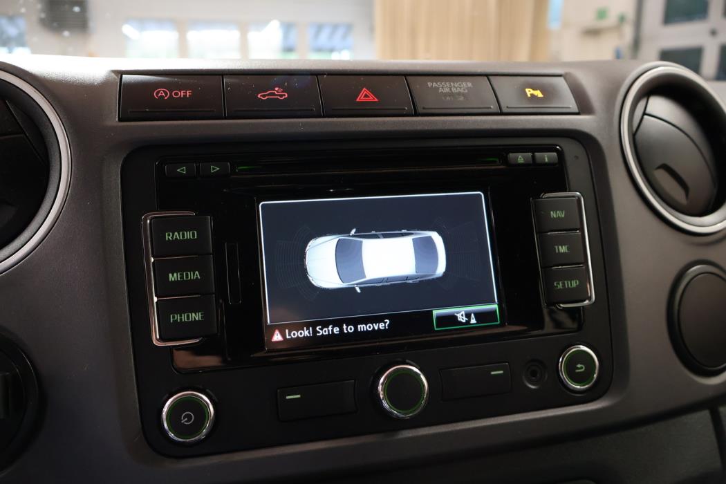 VOLKSWAGEN Amarok 2013