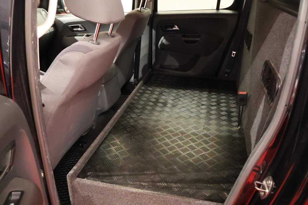 VOLKSWAGEN Amarok 2013