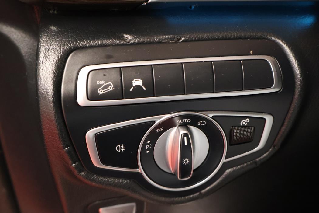 MERCEDES-BENZ V 2022