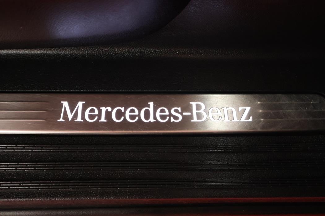 MERCEDES-BENZ V 2022