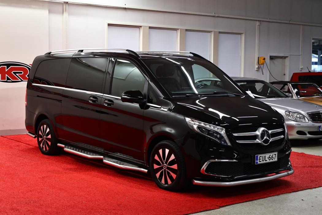MERCEDES-BENZ V 2022