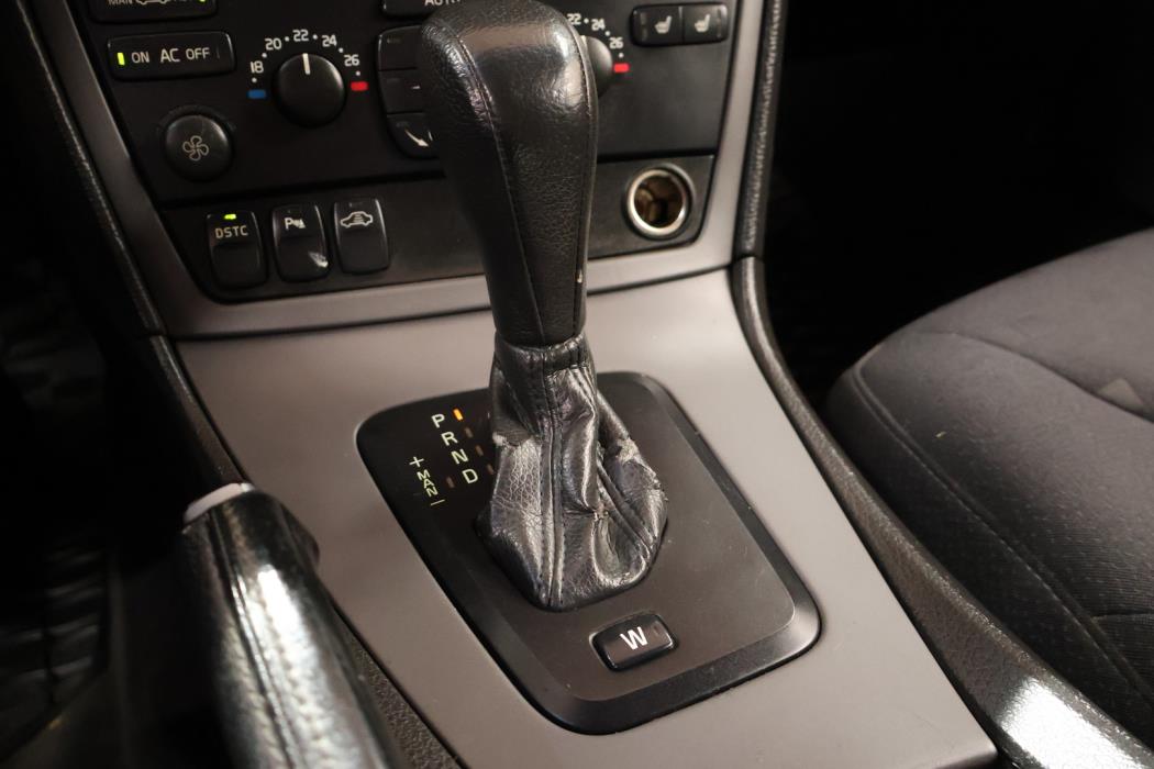 VOLVO V70 2006