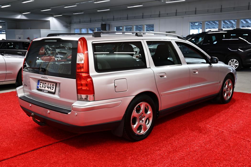 VOLVO V70 2006