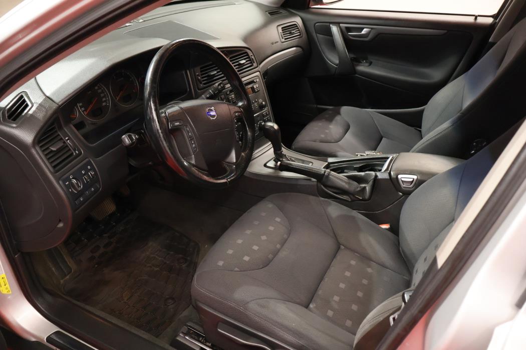VOLVO V70 2006