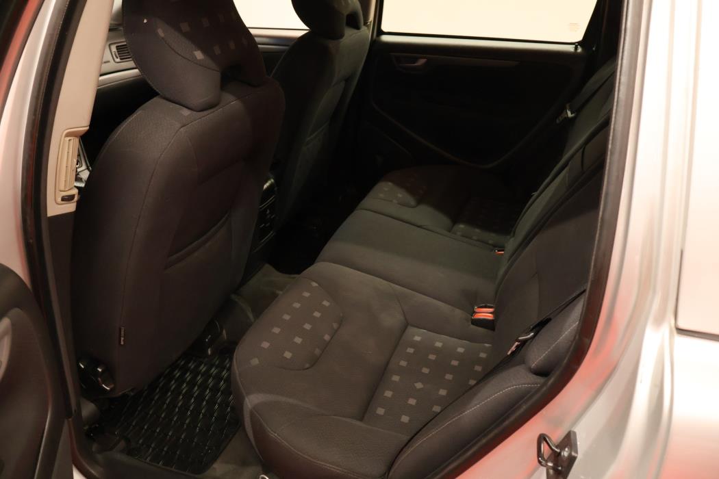 VOLVO V70 2006