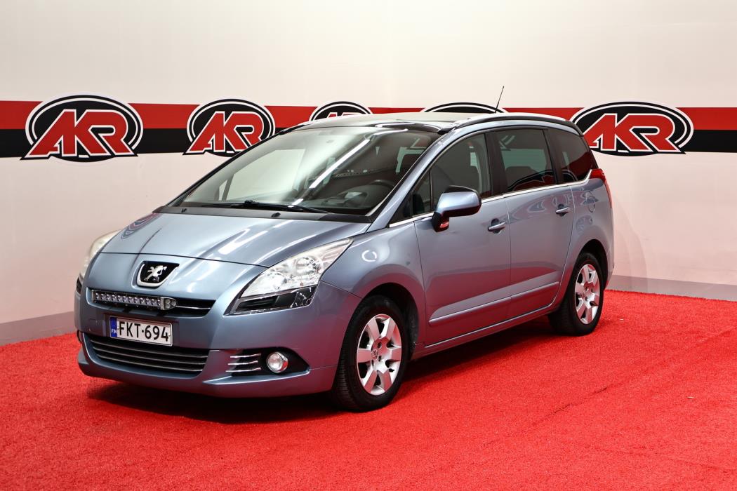PEUGEOT 5008 2013
