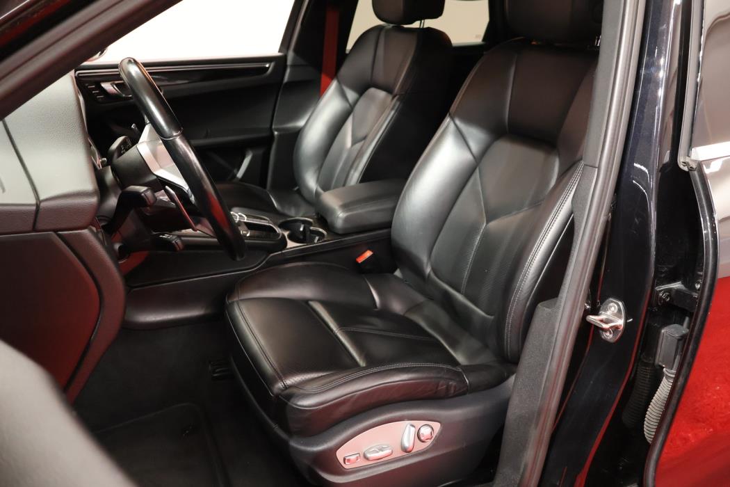 PORSCHE Macan 2015