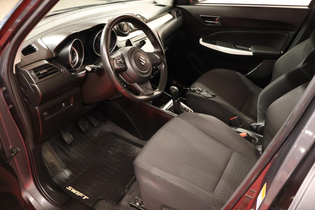 SUZUKI Swift 2017