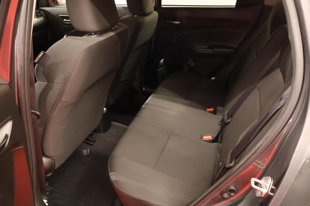 SUZUKI Swift 2017
