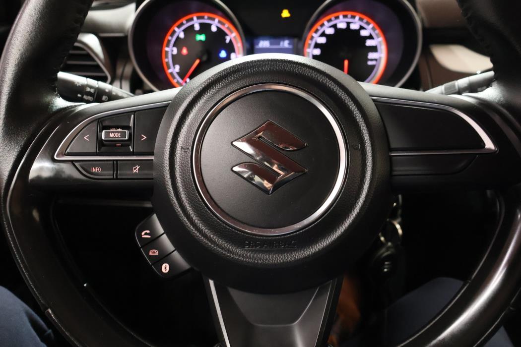 SUZUKI Swift 2017