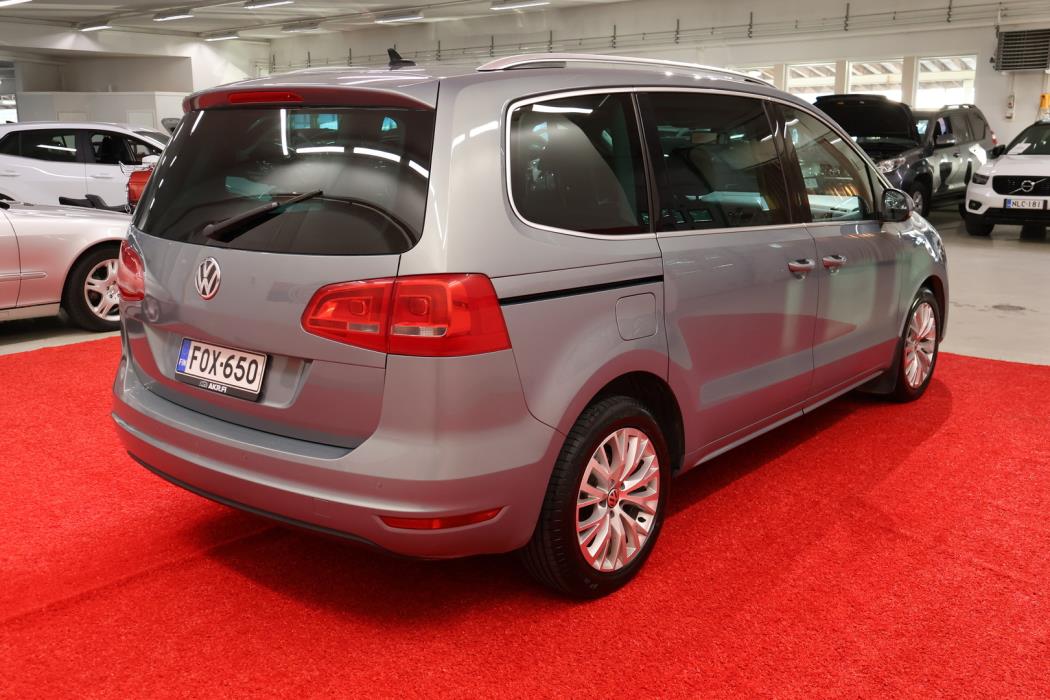 VOLKSWAGEN Sharan 2010