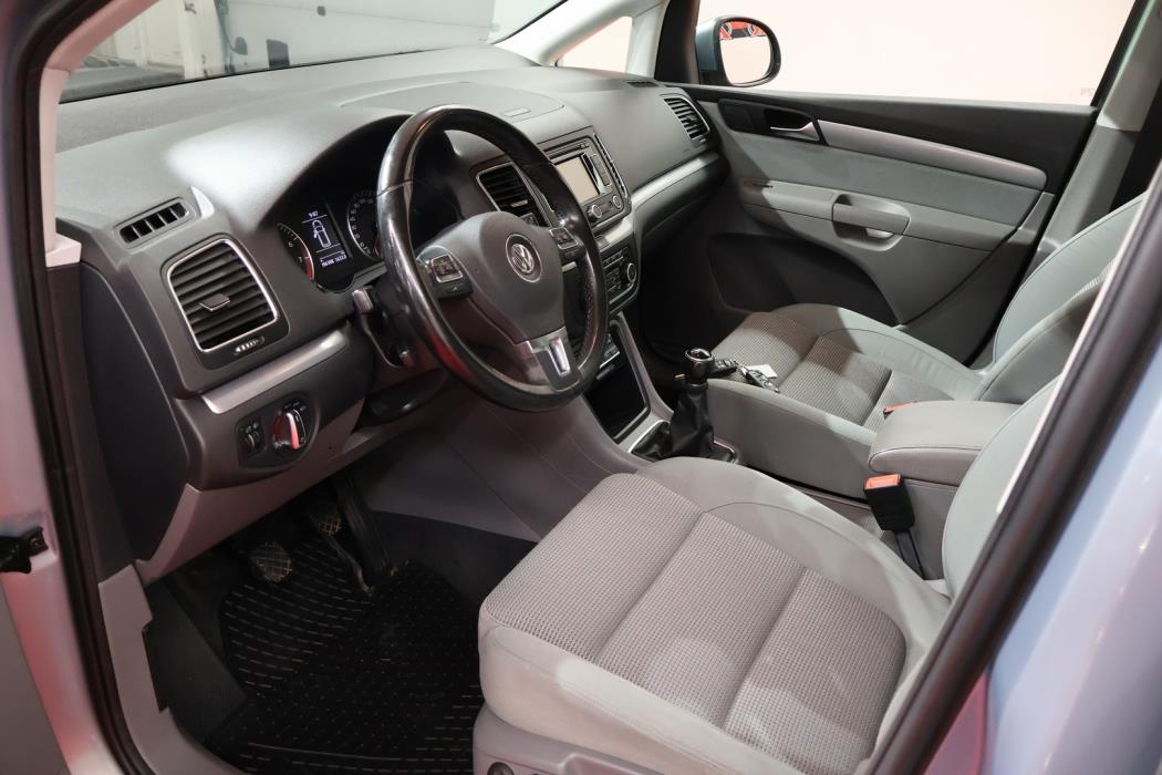 VOLKSWAGEN Sharan 2010