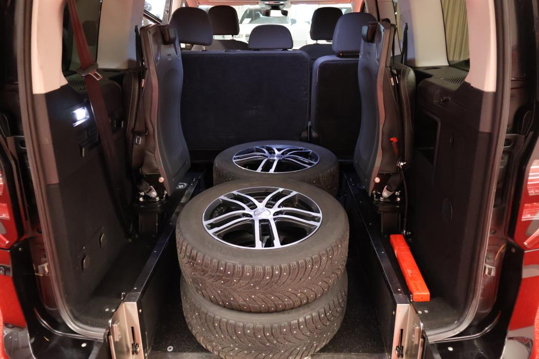 VOLKSWAGEN CADDY 2024