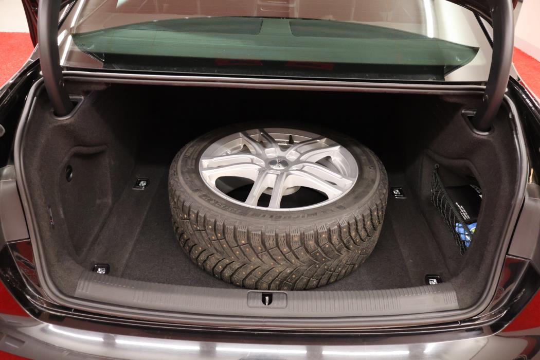 AUDI A4 2021