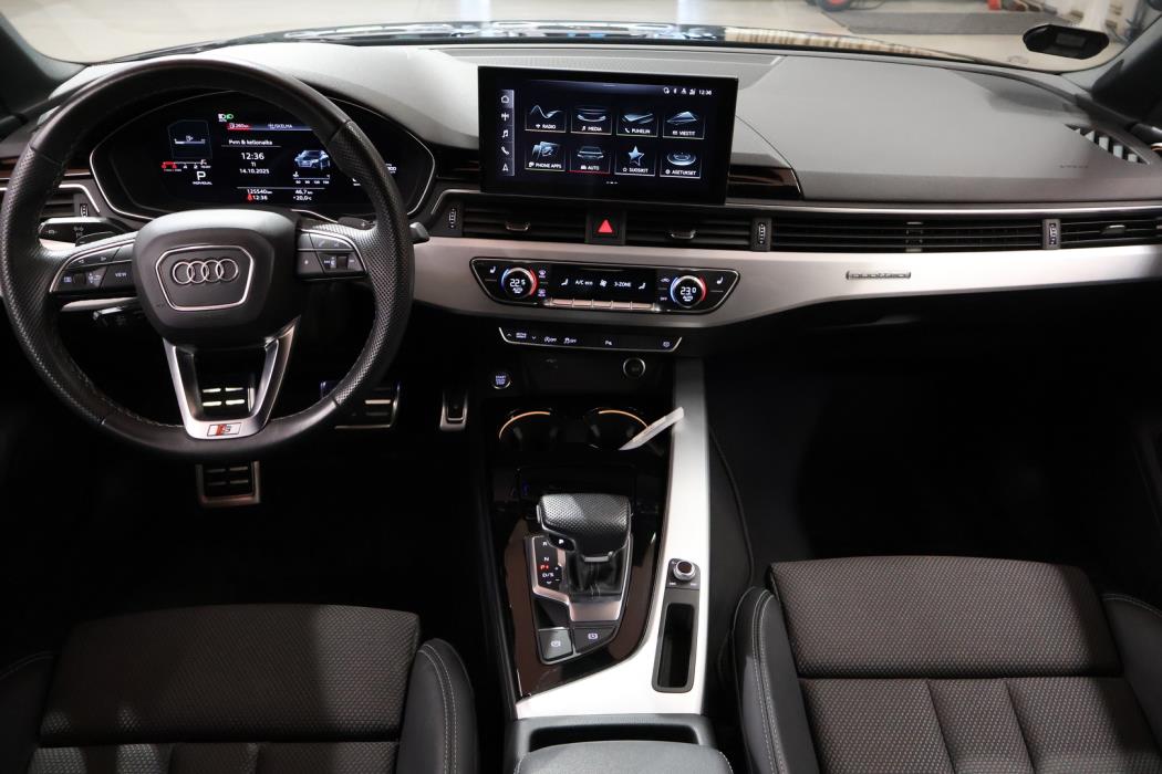 AUDI A4 2021