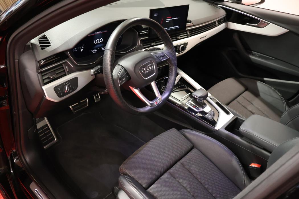 AUDI A4 2021