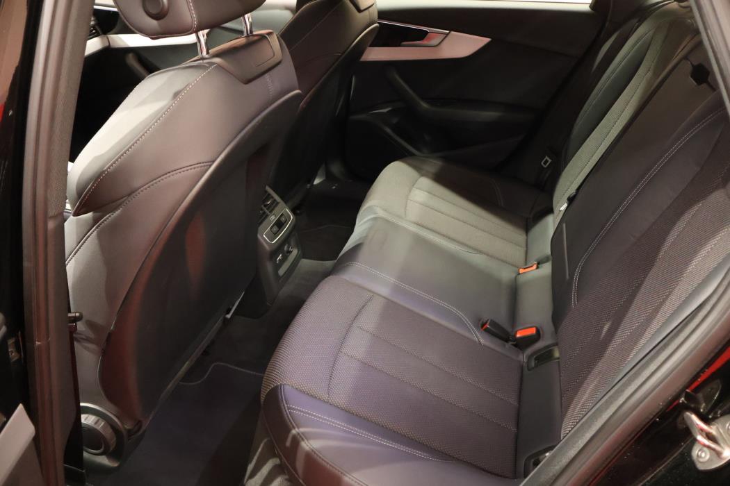 AUDI A4 2021
