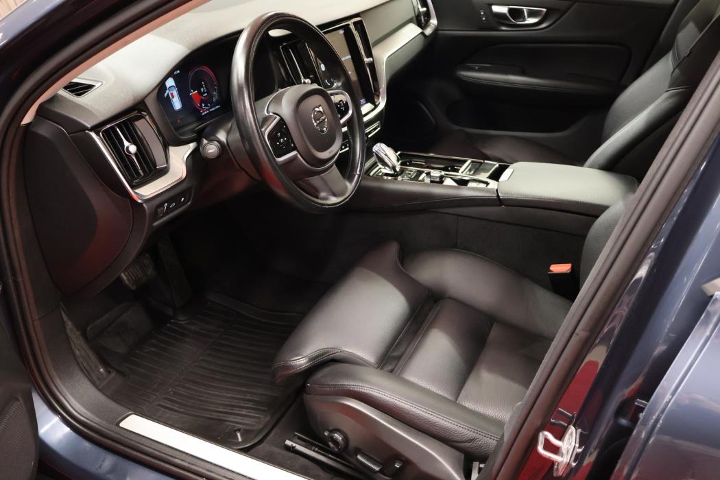 VOLVO V60 2022