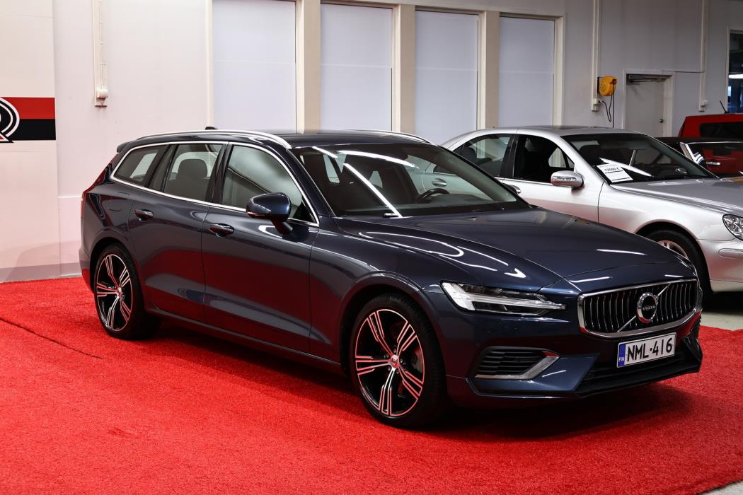 VOLVO V60 2022