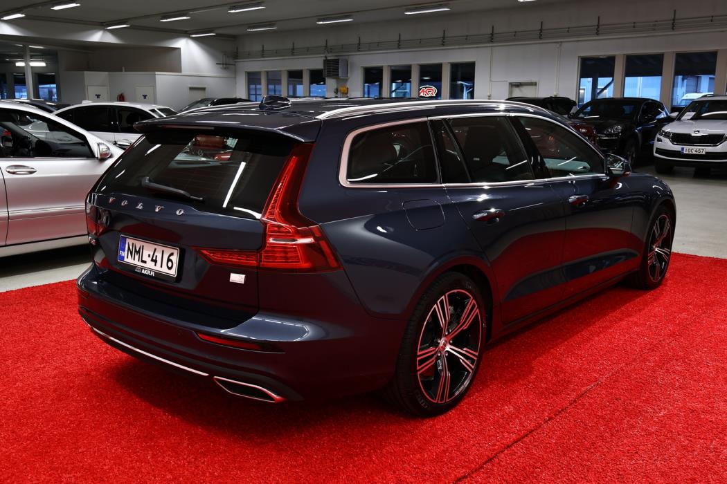 VOLVO V60 2022