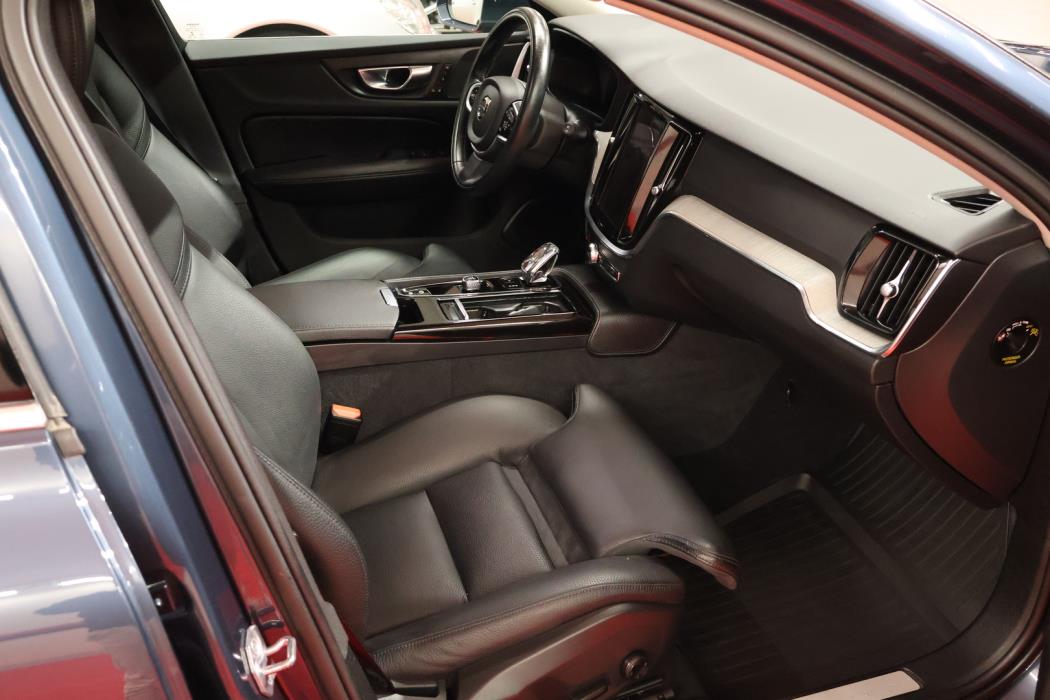 VOLVO V60 2022