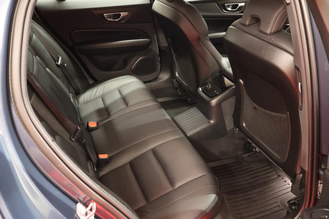 VOLVO V60 2022