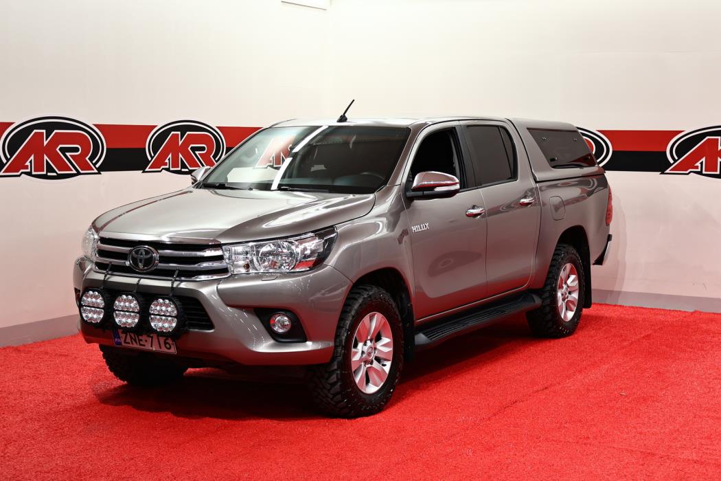 TOYOTA Hilux 2016