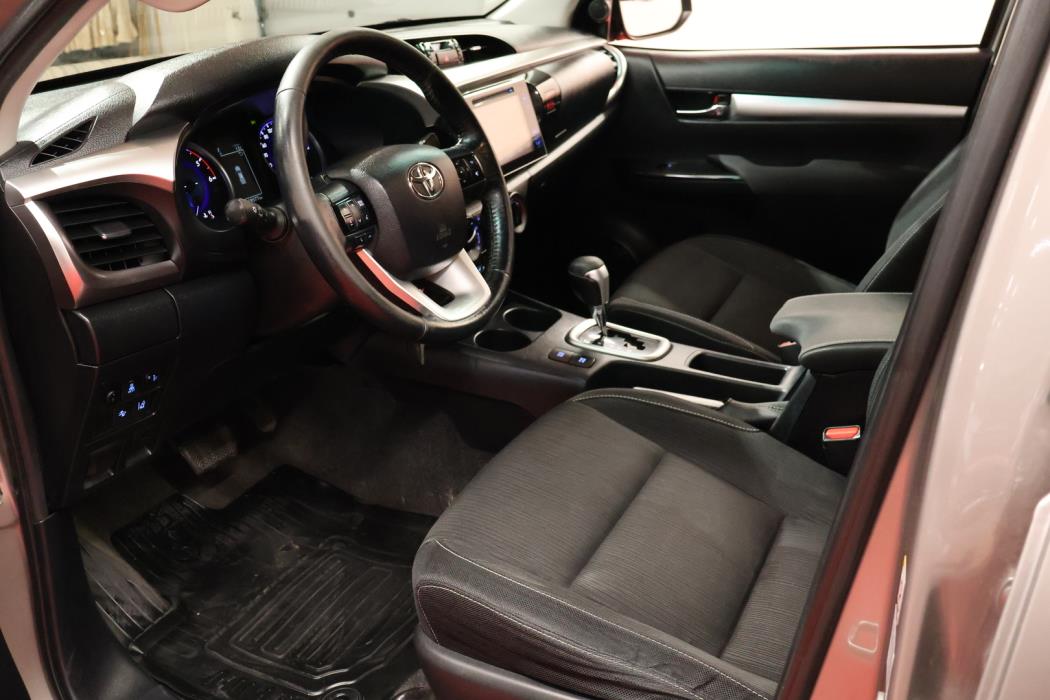 TOYOTA Hilux 2016