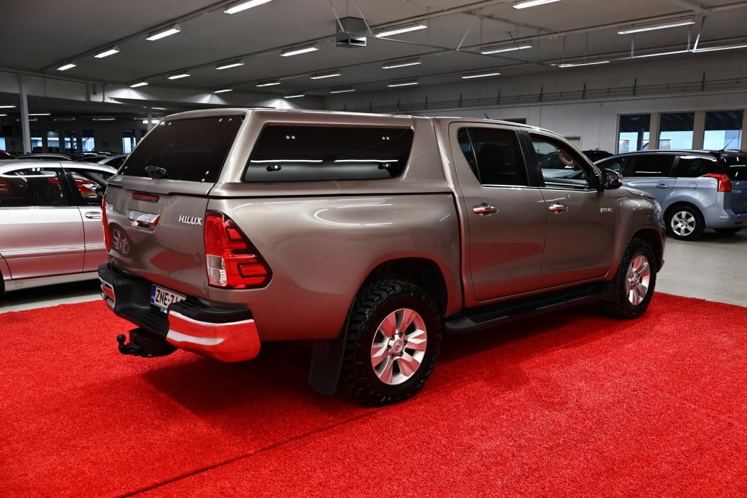 TOYOTA Hilux 2016