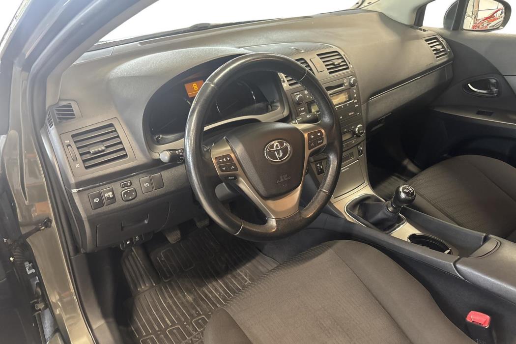 TOYOTA Avensis 2009