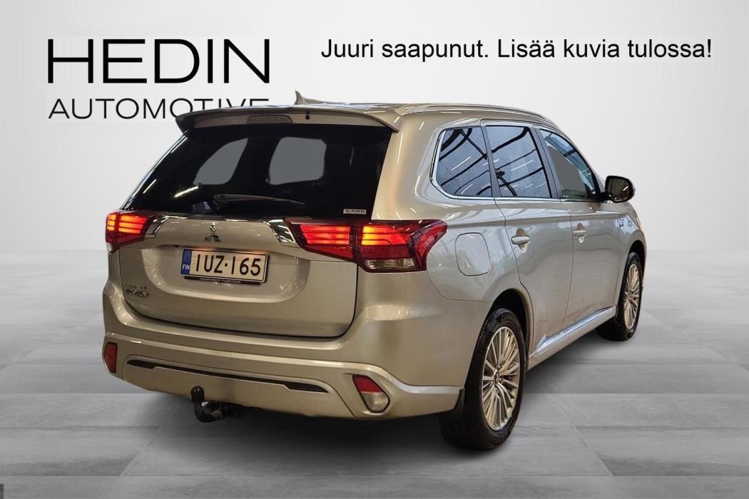 Mitsubishi Outlander PHEV 2021