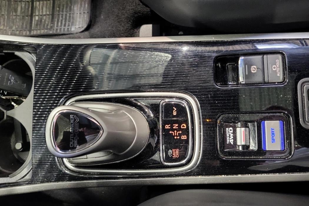 Mitsubishi Outlander PHEV 2021