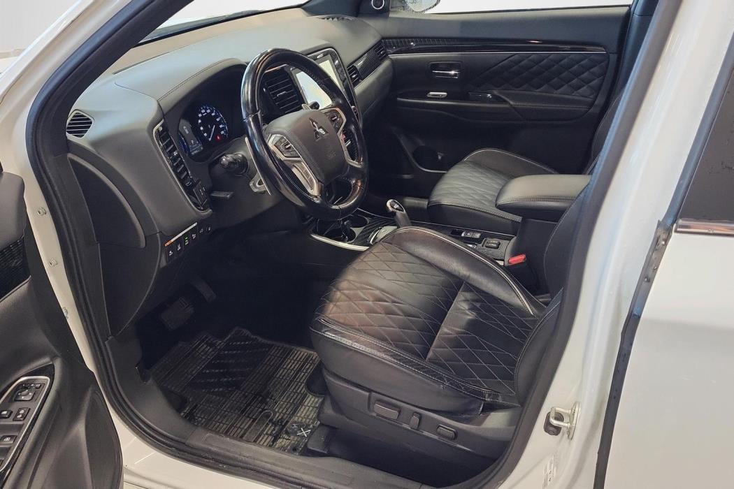 Mitsubishi Outlander PHEV 2021