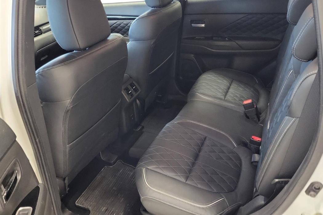 Mitsubishi Outlander PHEV 2021