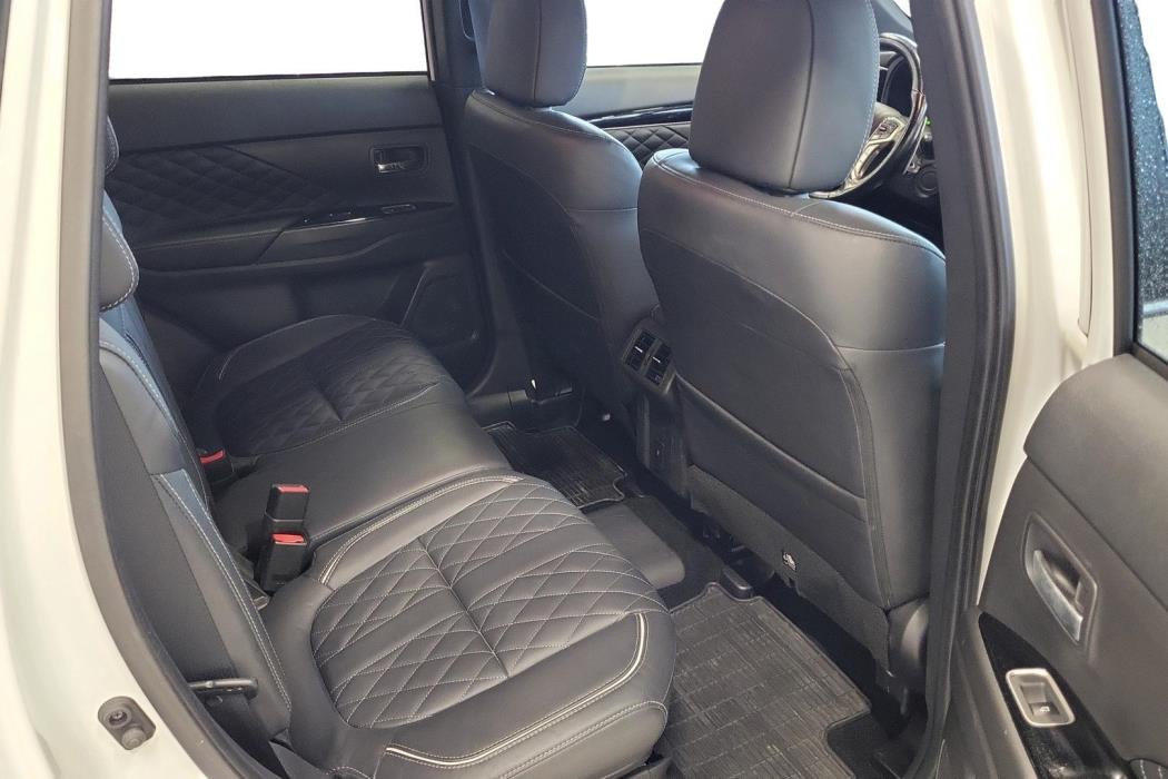 Mitsubishi Outlander PHEV 2021